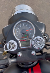 Black Royal Enfield Classic 350 Dual Channel BS6