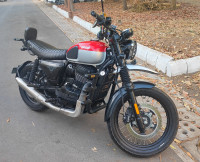Yezdi Scrambler Dual Tone 2022 Model