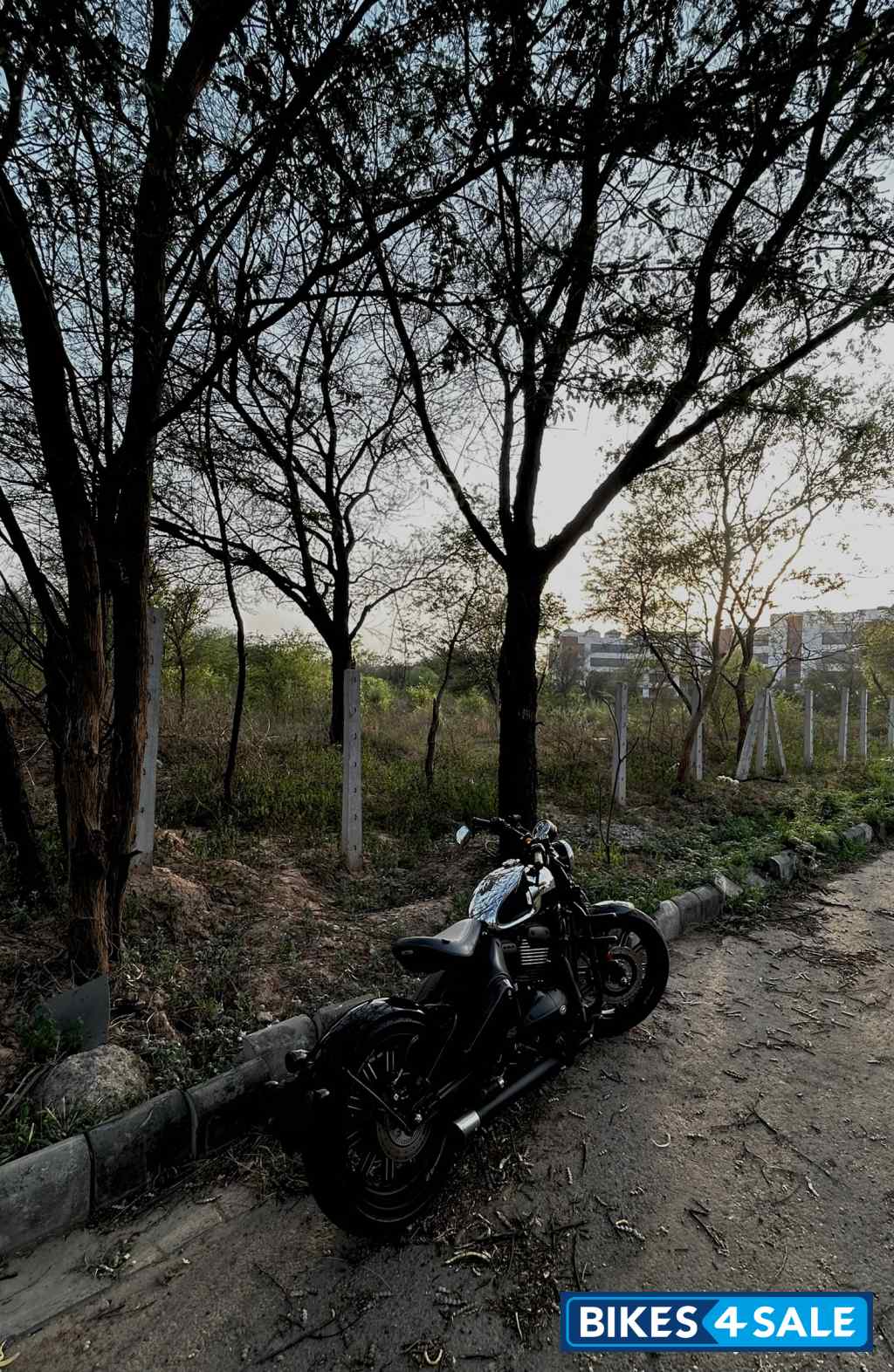 Chrome Mirror With Black Jawa 42 Bobber Black Mirror