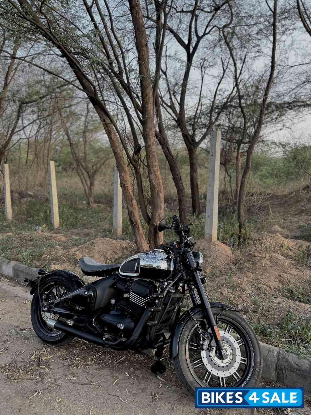 Chrome Mirror With Black Jawa 42 Bobber Black Mirror