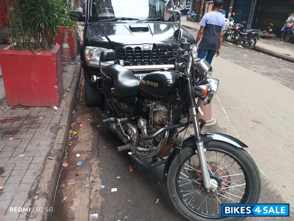 Black Royal Enfield Thunderbird