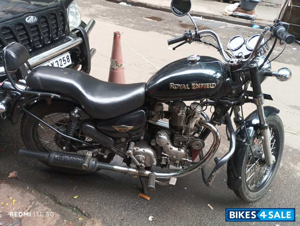 Black Royal Enfield Thunderbird