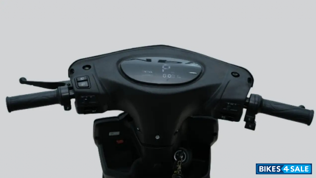 White Ampere Reo 80 White Ampere Reo 80