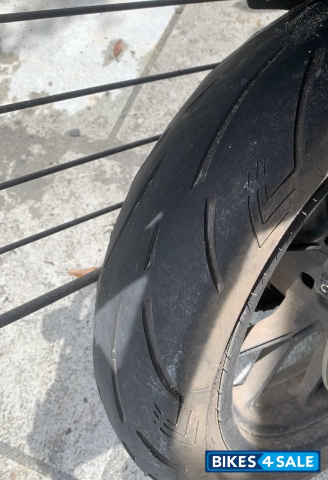 Black Mahindra Mojo 300 ABS BS6