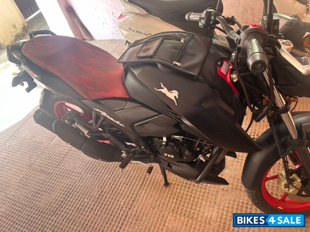 TVS Apache RTR 160 4V BS6