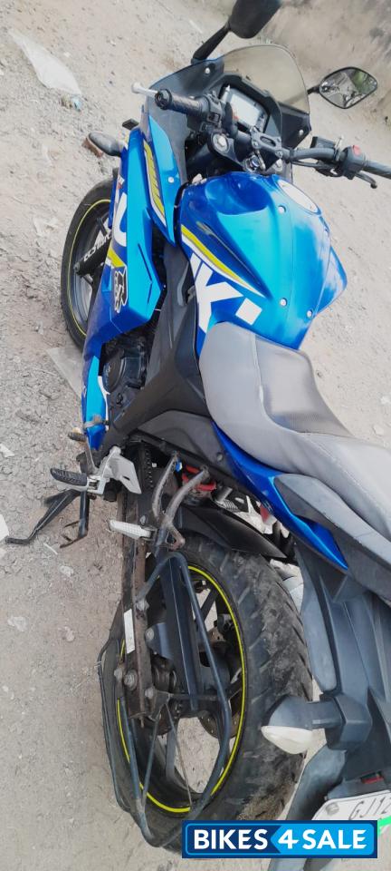 Suzuki Gixxer SF