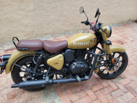 Desert Sand Royal Enfield Classic Desert Storm