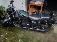 Yezdi Roadster Dark 2022 Model