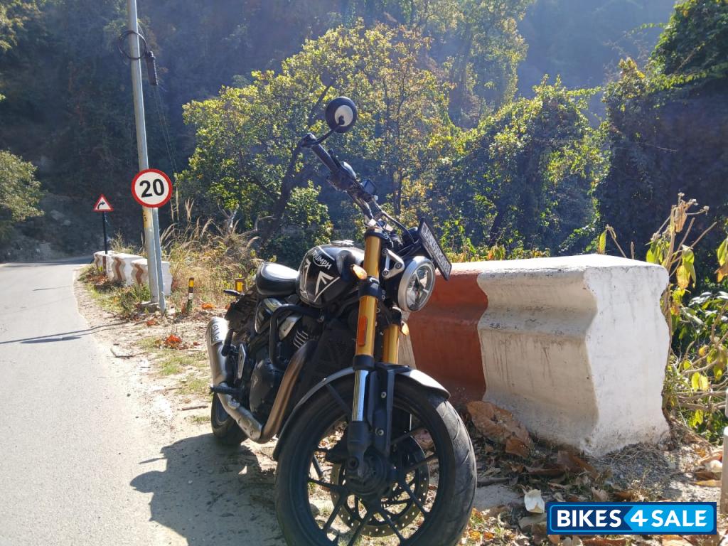 Black Triumph Speed 400