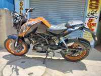 Orange KTM Duke 125