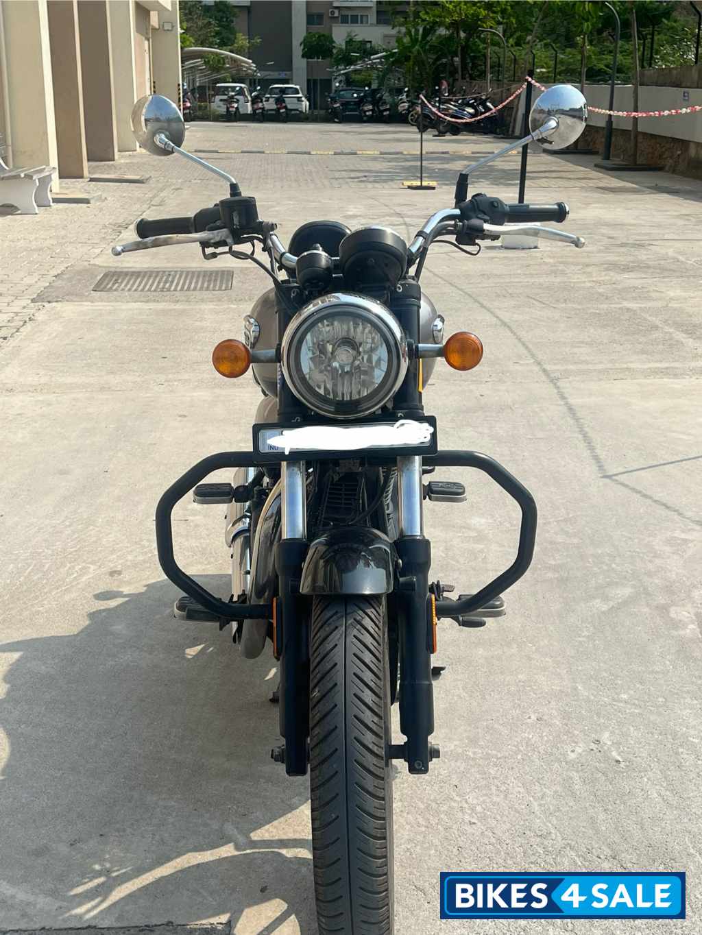 Supernova Silver Royal Enfield Meteor 350 Supernova