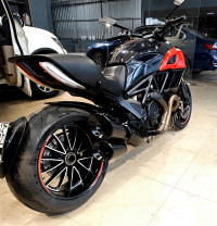 Carbon Black Ducati Diavel Carbon