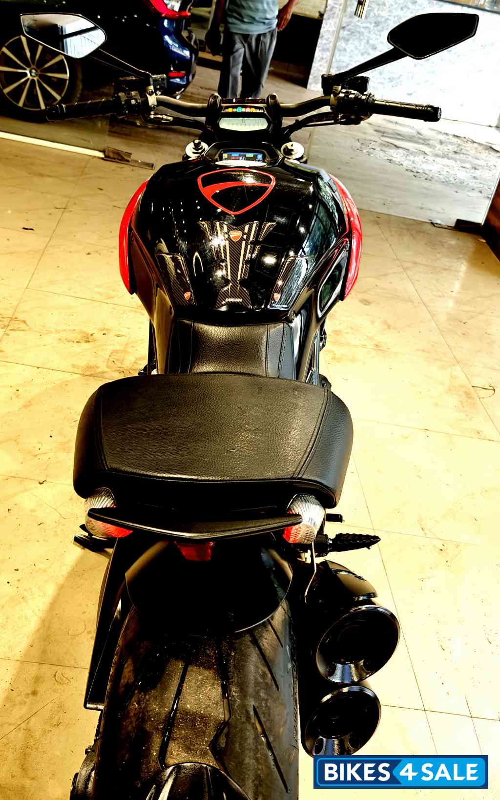 Carbon Black Ducati Diavel Carbon