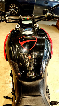 Carbon Black Ducati Diavel Carbon