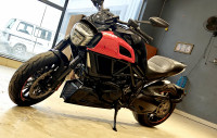 Carbon Black Ducati Diavel Carbon