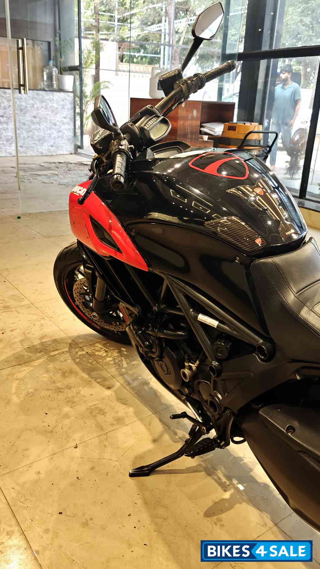 Carbon Black Ducati Diavel Carbon