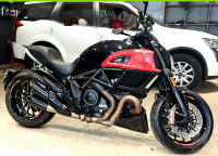 Carbon Black Ducati Diavel Carbon