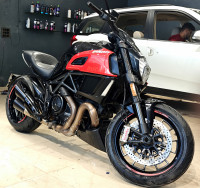 Carbon Black Ducati Diavel Carbon