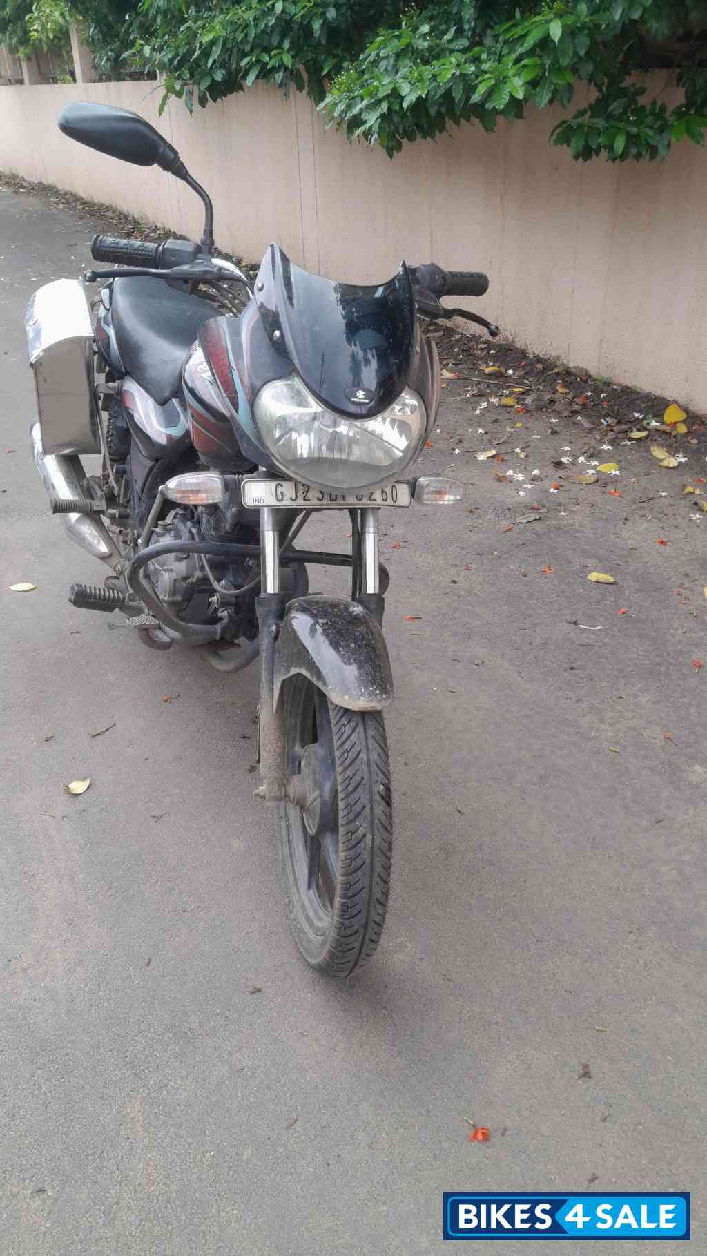Red Black Bajaj Discover 100