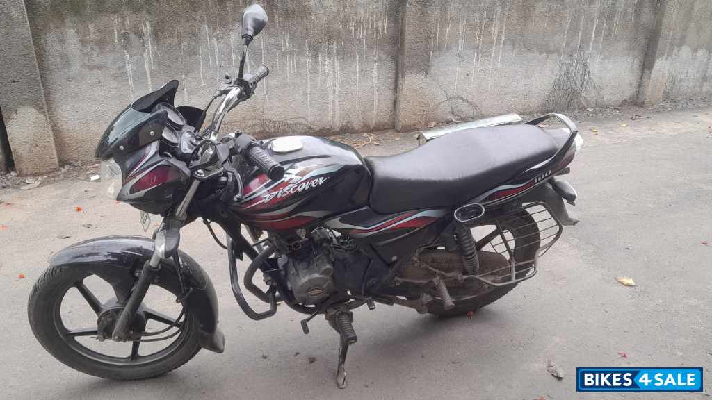 Red Black Bajaj Discover 100
