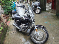 Black Bajaj Avenger Cruise 220 BS6