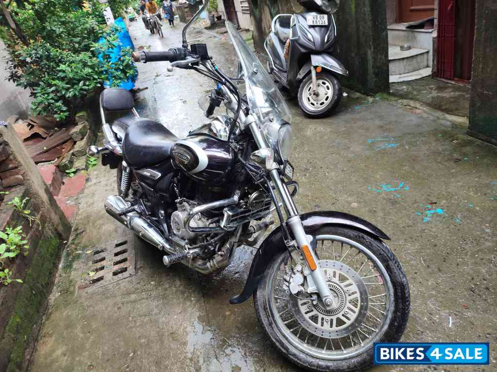 Black Bajaj Avenger Cruise 220 BS6