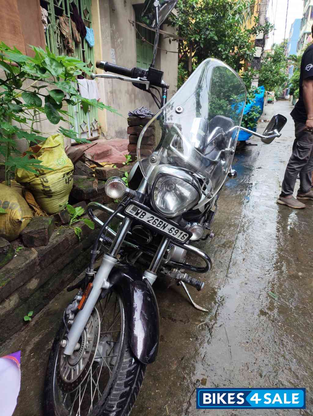 Black Bajaj Avenger Cruise 220 BS6