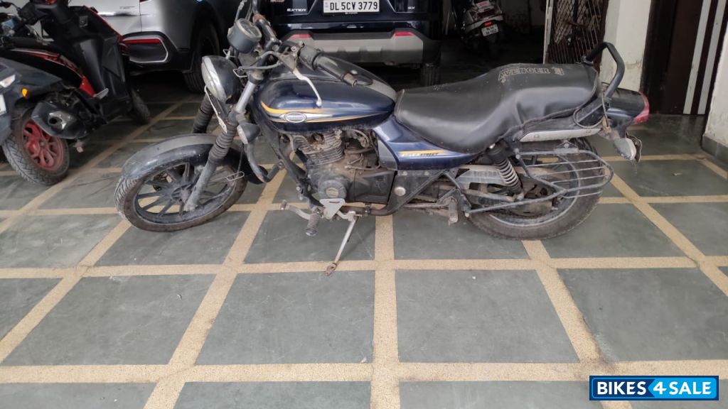 Bajaj Avenger Street 150