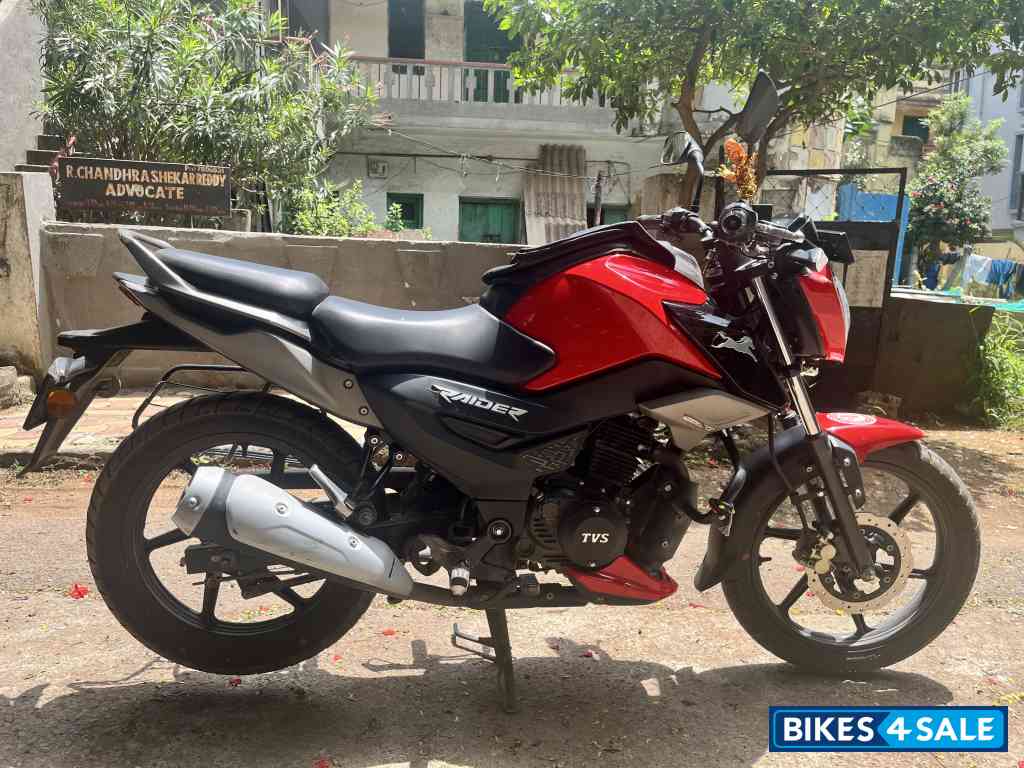 Red And Black TVS Raider Split Seat