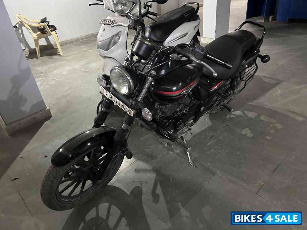 Bajaj Avenger Street 220