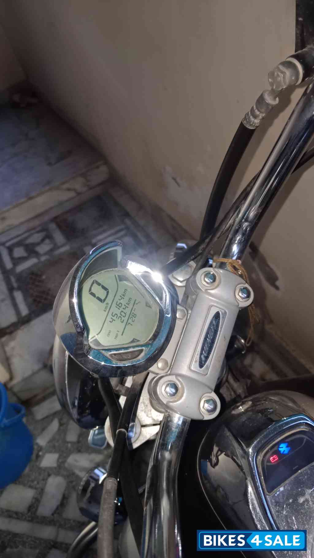 Bajaj Avenger Cruise 220