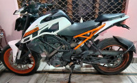 White KTM Duke 250