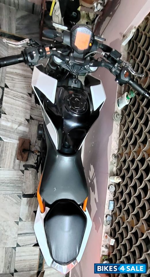 White KTM Duke 250