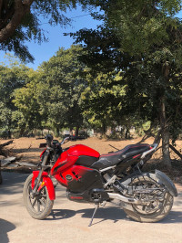 Revolt RV400 Eclipse Red