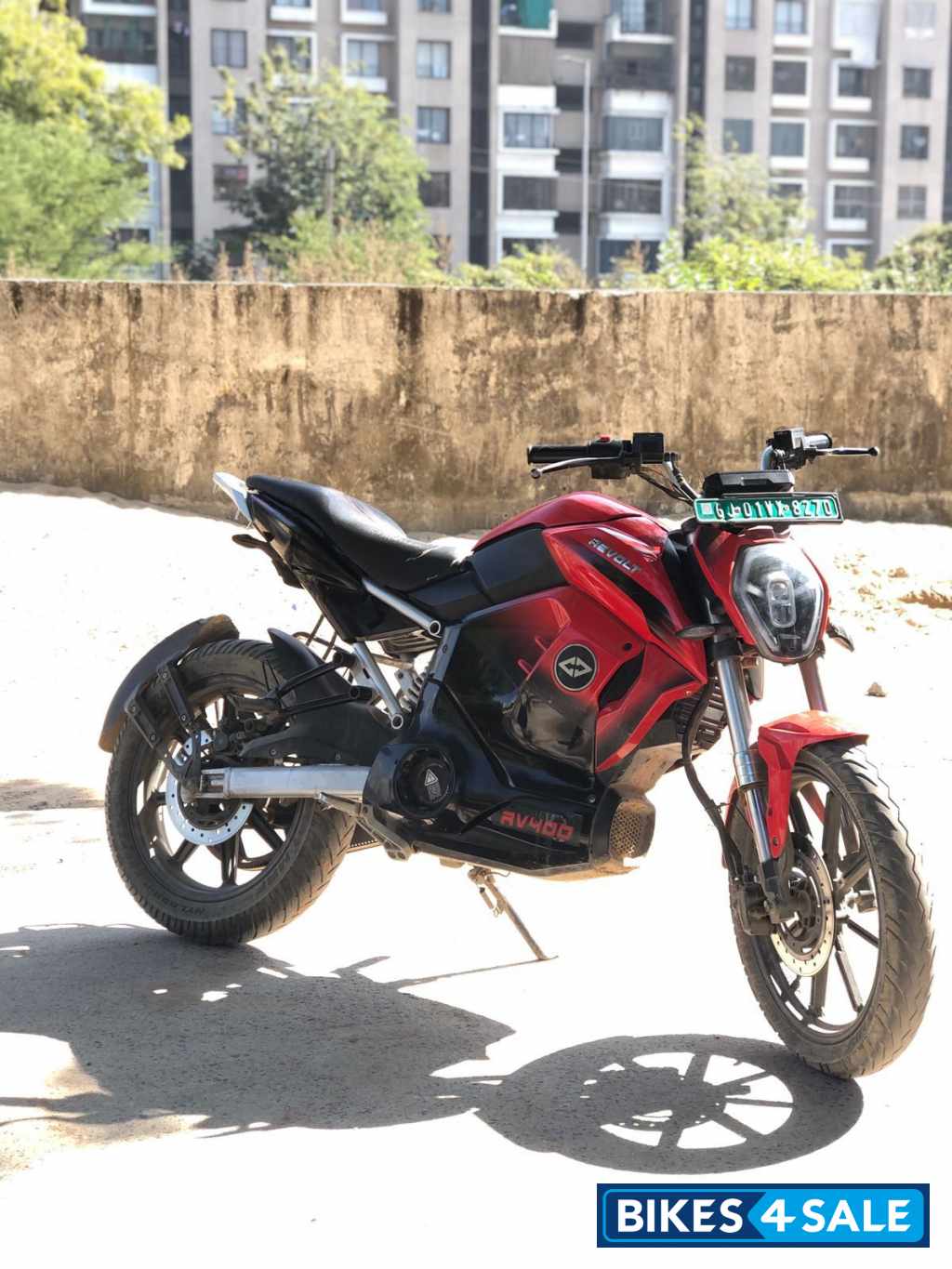 Revolt RV400 Eclipse Red