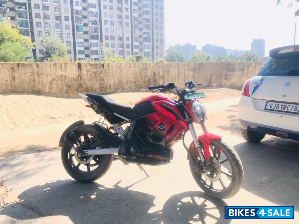 Revolt RV400 Eclipse Red