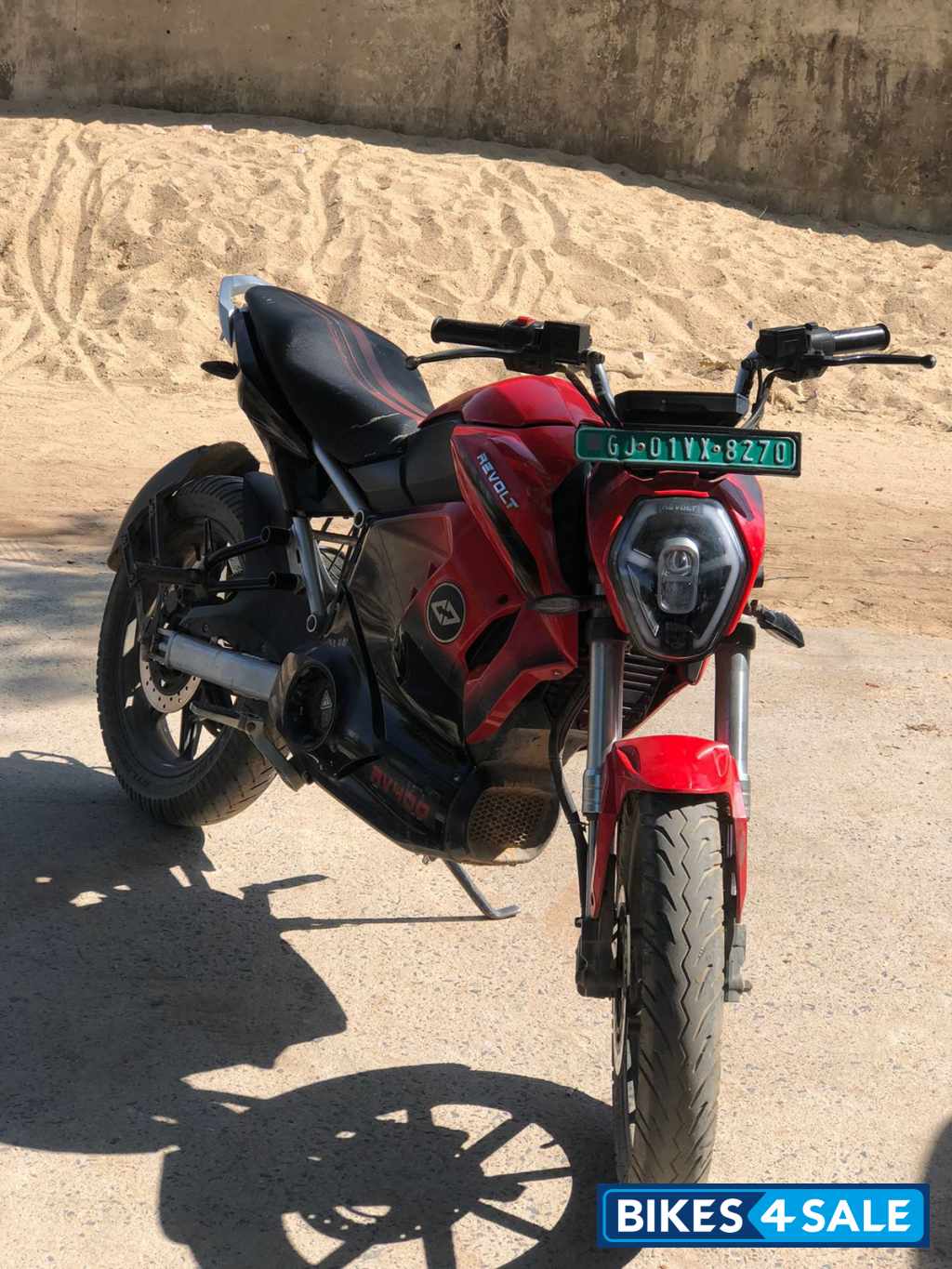 Revolt RV400 Eclipse Red