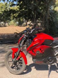 Revolt RV400 Eclipse Red