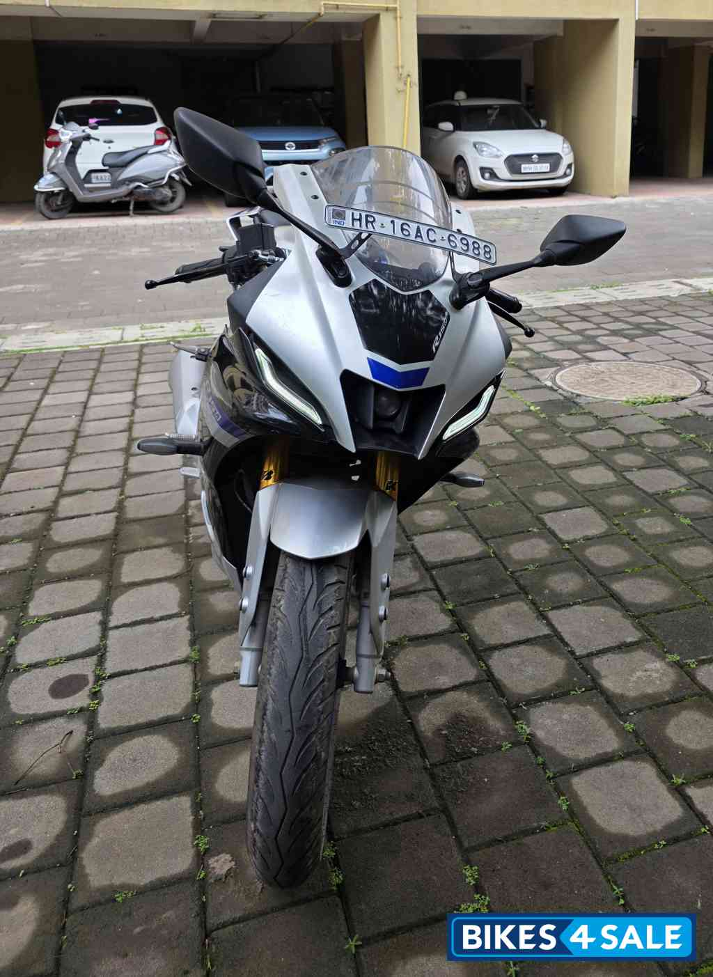 Yamaha R15M