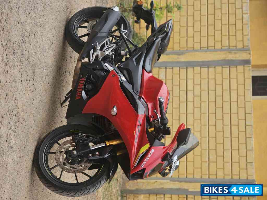 Red Yamaha R15 V4 Red Yamaha R15 V4