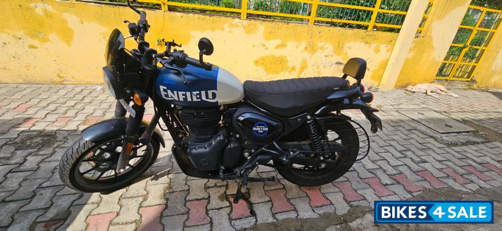 Blue Royal Enfield Hunter 350 Metro