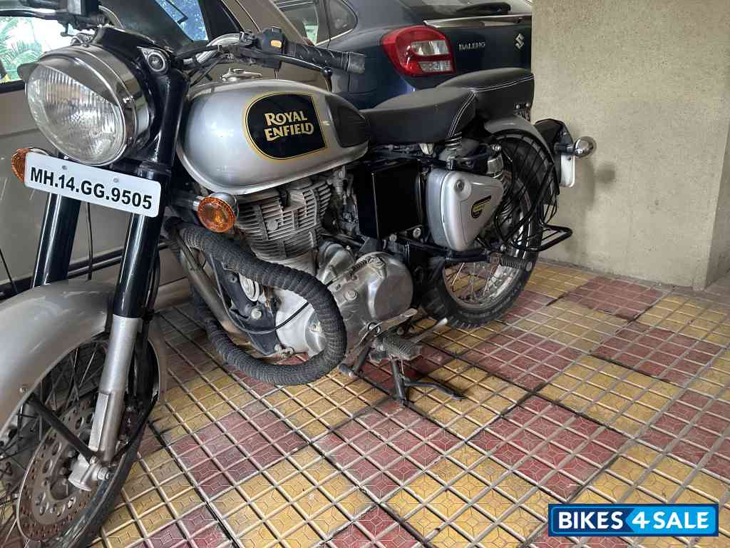 Silver Royal Enfield Classic 350 BS VI Silver Royal Enfield Classic 350 BS VI
