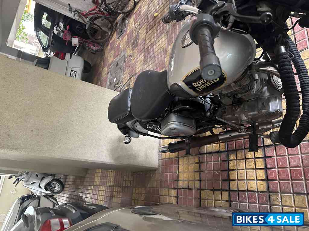 Silver Royal Enfield Classic 350 BS VI Silver Royal Enfield Classic 350 BS VI