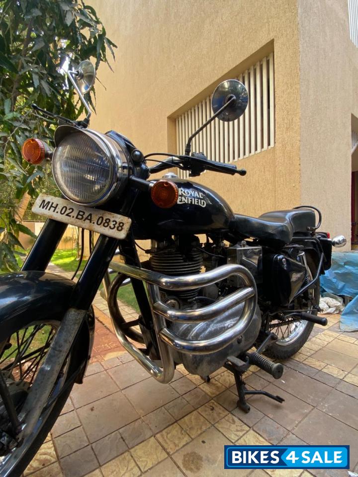 Black Royal Enfield Bullet Standard 350