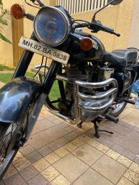 Black Royal Enfield Bullet Standard 350