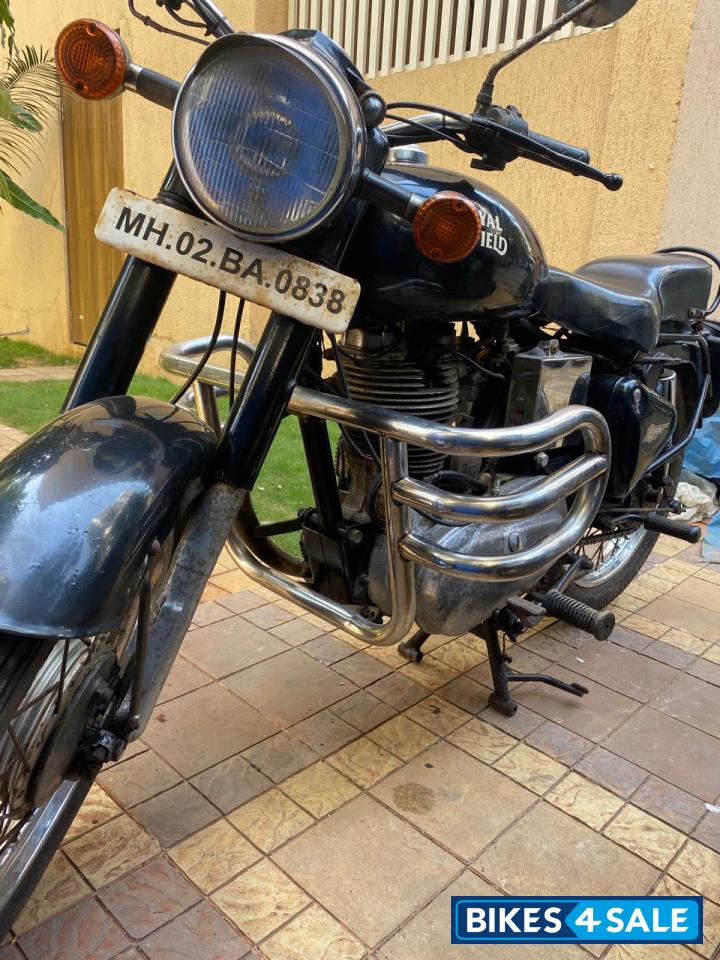 Black Royal Enfield Bullet Standard 350