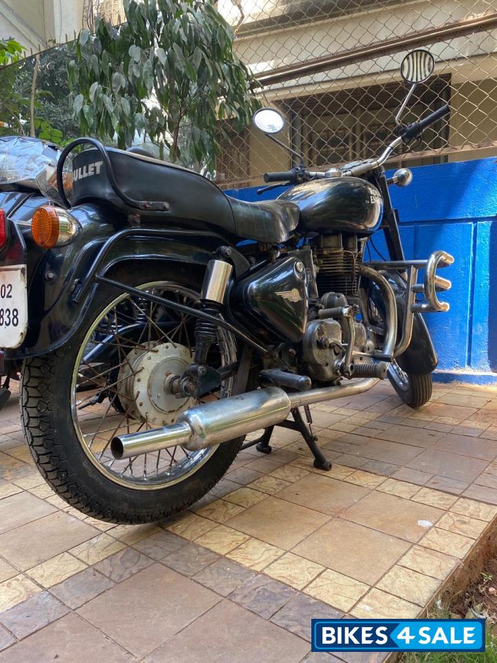 Black Royal Enfield Bullet Standard 350