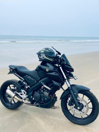 Black Yamaha MT-15 BS6