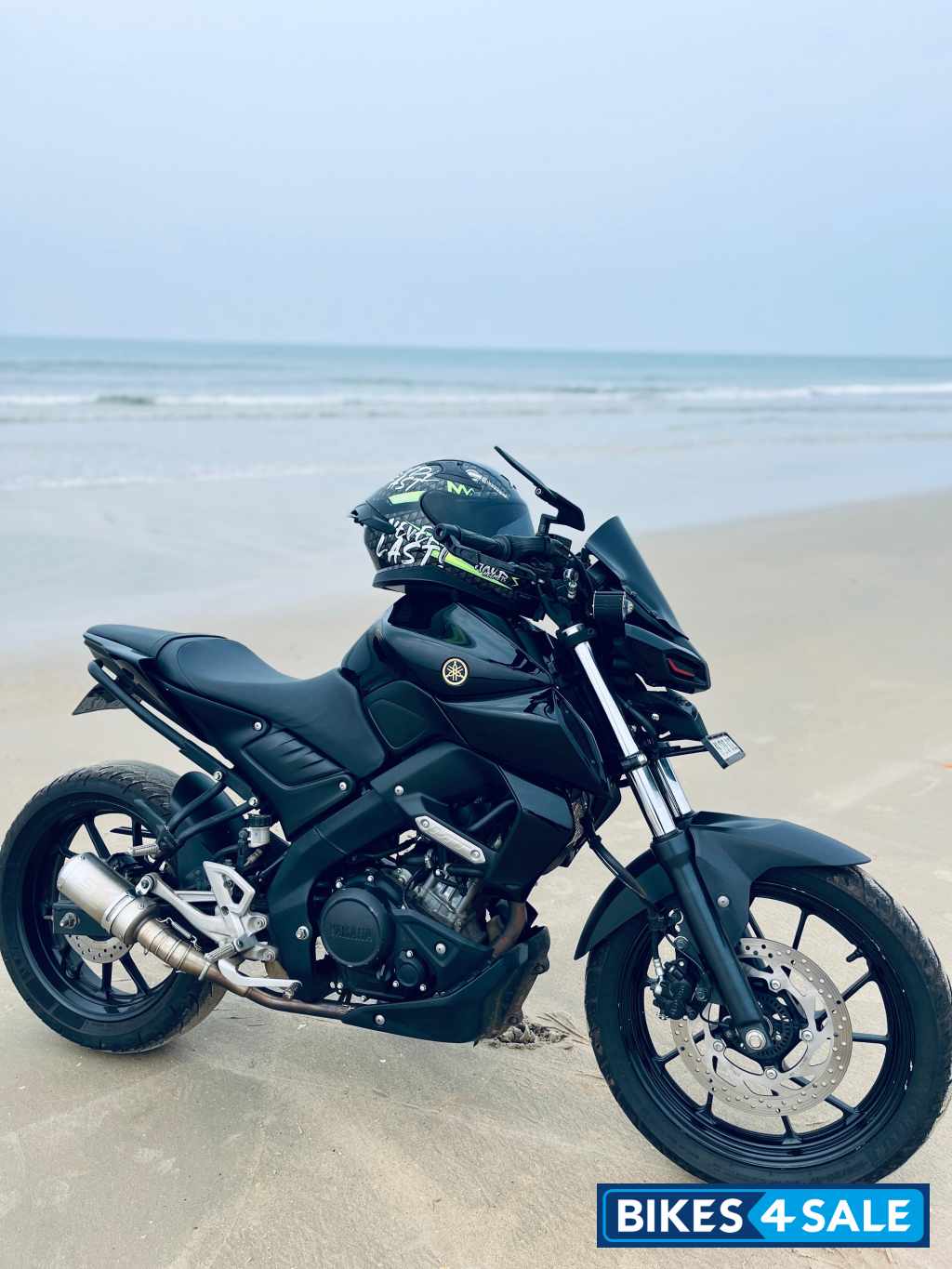 Black Yamaha MT-15 BS6