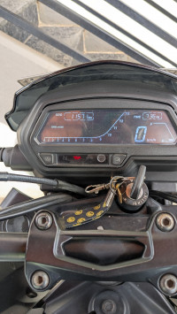 White Bajaj Dominar 400